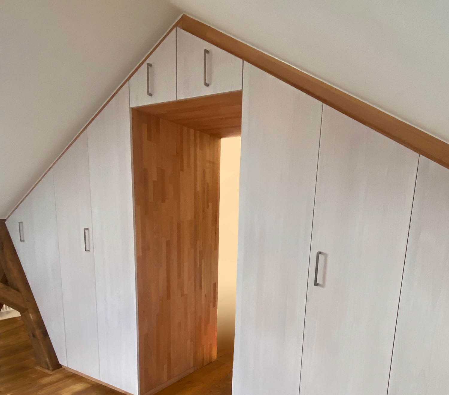 Dachschrägenschrank;